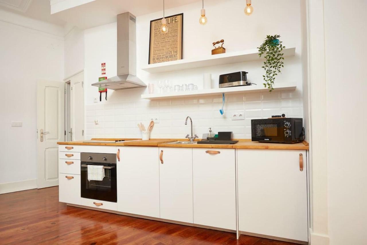 Charming One Bedroom Flat Lisbona Esterno foto